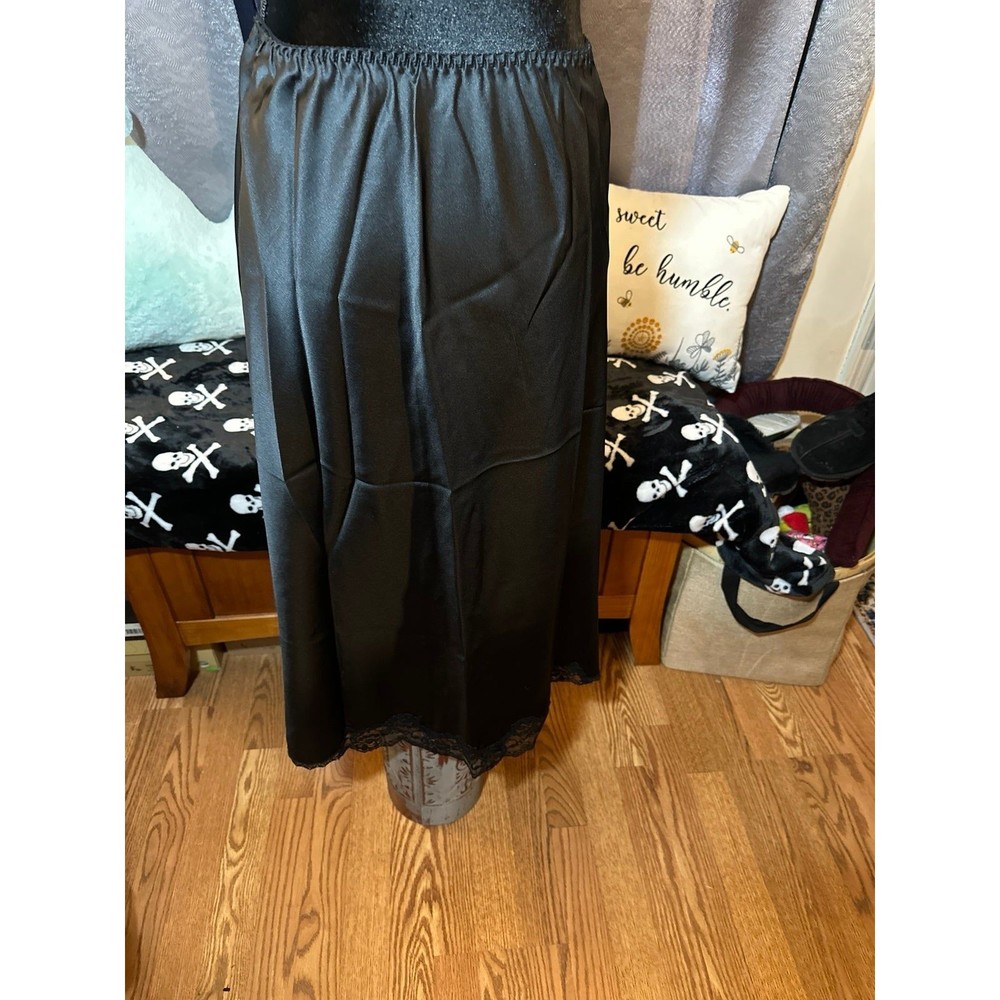 Vintage 80s Maidenform Slip - Picture 2 of 3